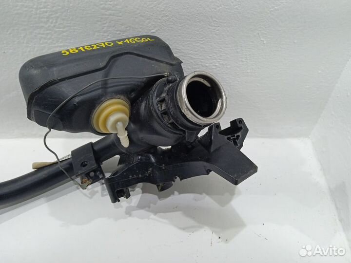 Топливно-заливная горловина