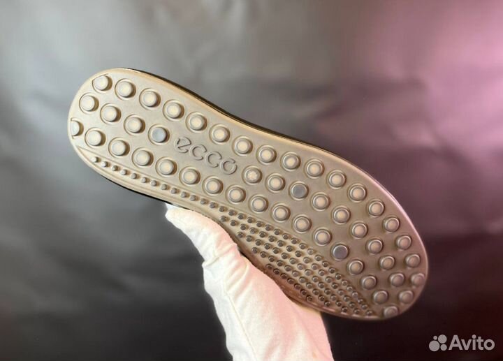 Кроссовки Ecco современные