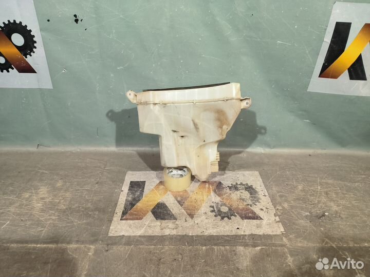 Тойота Прадо 09- Бачек Омывателя 32995