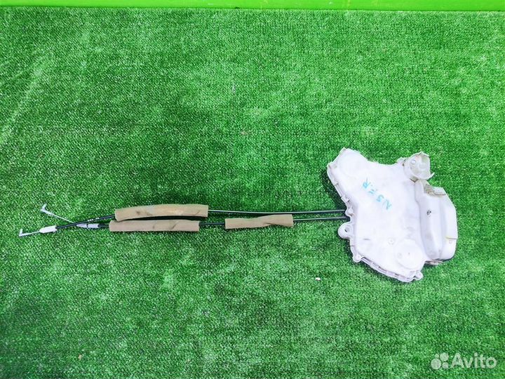 Замок двери передней правой Honda Civic 4D (FD) 2