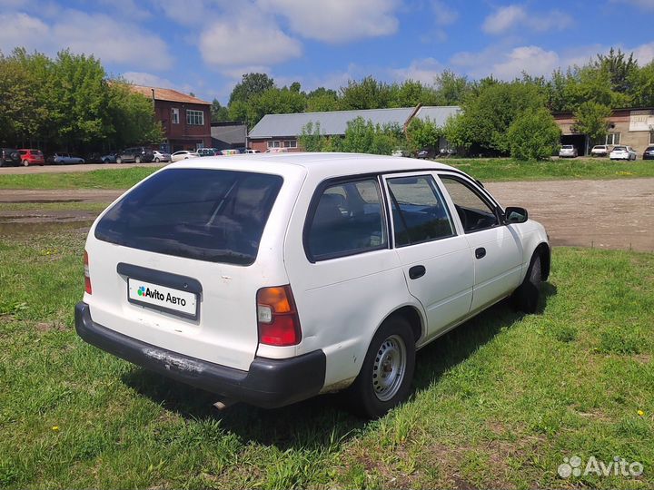 Toyota Corolla 1.5 AT, 1999, 250 000 км