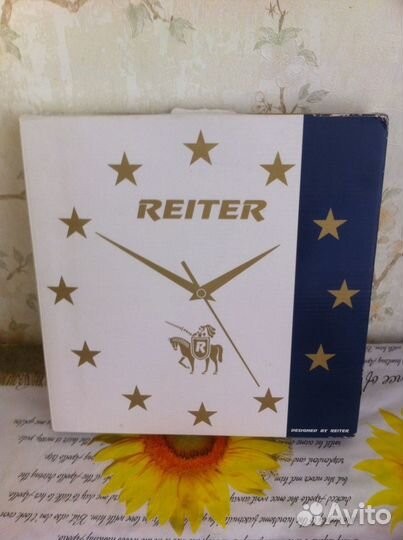 Часы настенные новые в упаковке