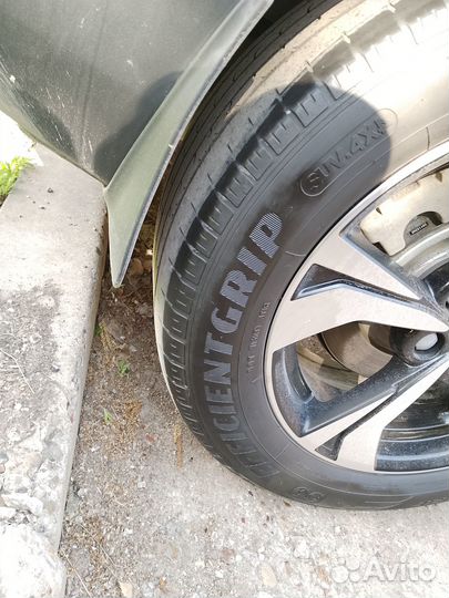 Goodyear EfficientGrip SUV 4x4 215/60 R17