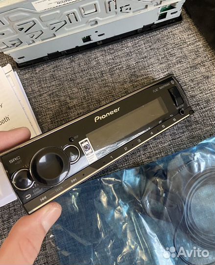 Pioner mvh 520bt