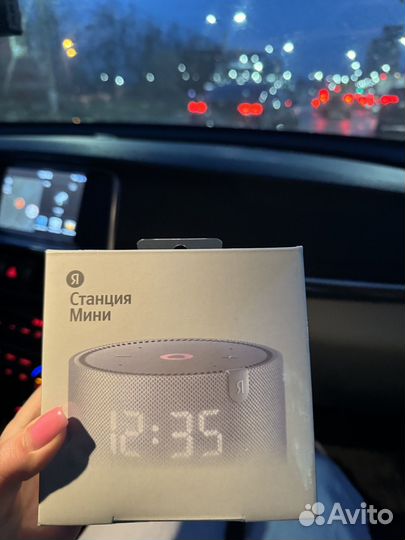 Яндекс станция мини с часами