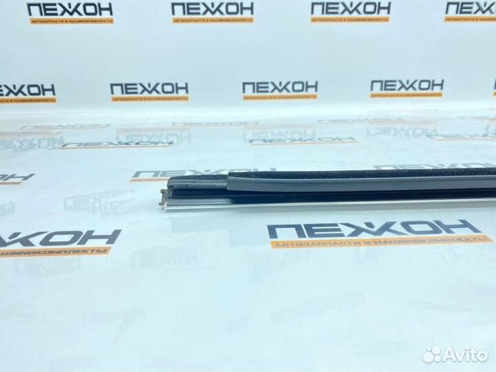 Бархотка двери передняя правая Bmw 7-Series G12