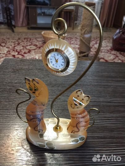 Свидание под часами. Селенит