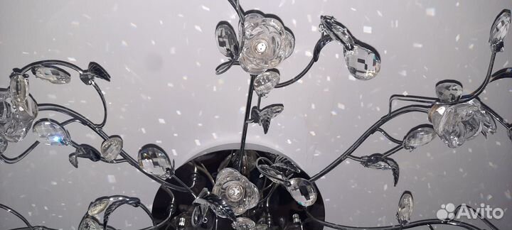 Продаю люстру
