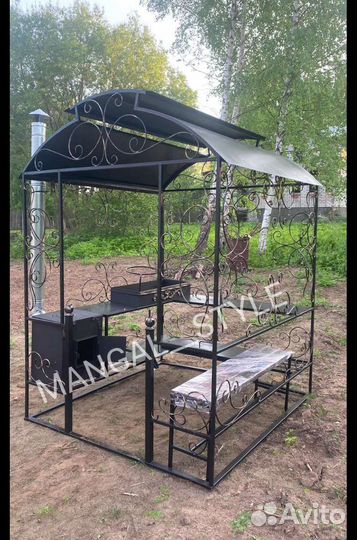 Мангал с крышей