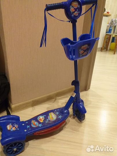Самокат трехколесный