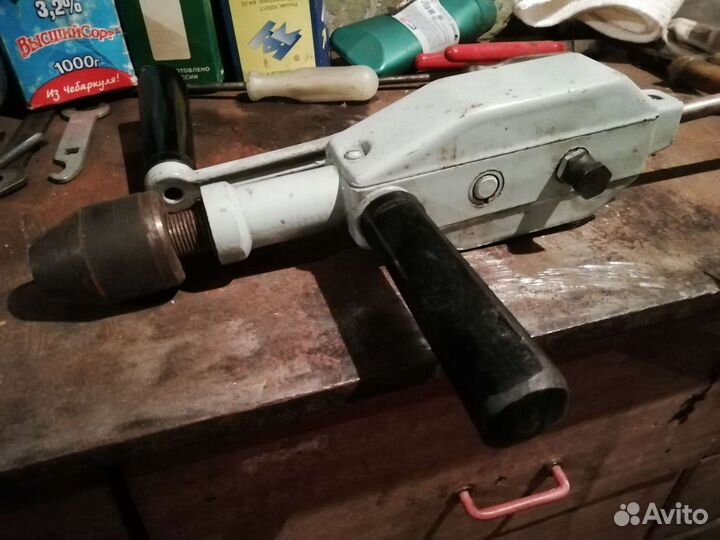 Ручная механическая дрель СССР