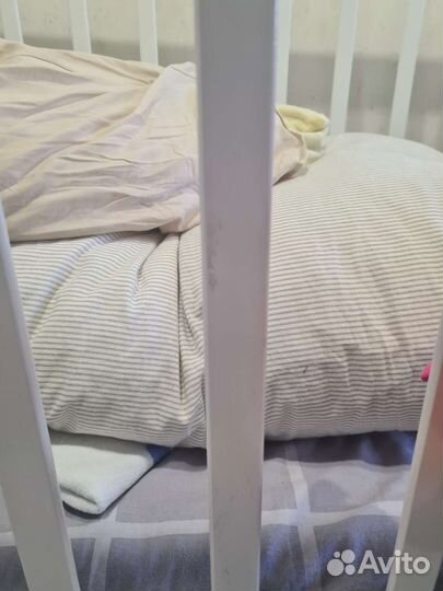 Детская кроватка с маятником Красная звезда