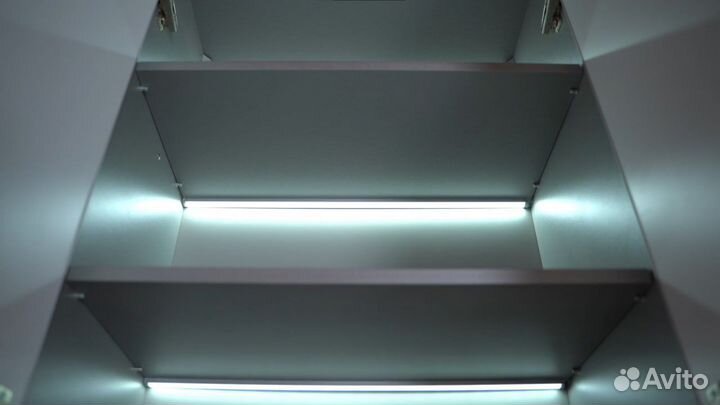 Система умной подсветки кухни и мебели в монохромн