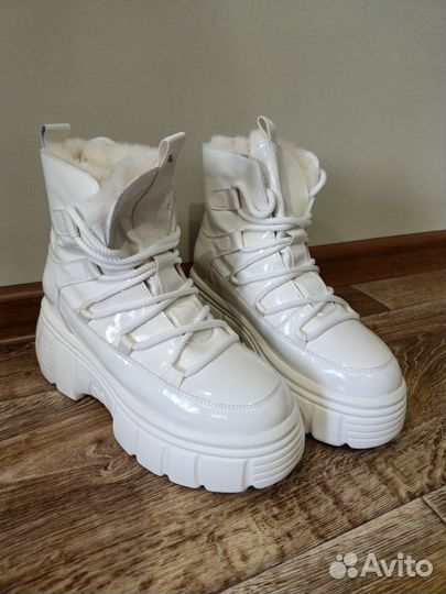 Ботинки женские демисезонные 35 размера