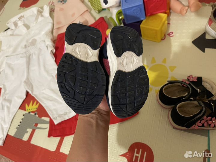 Пакет вещей от года и обувь на первые шаги