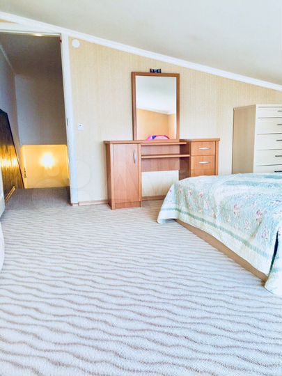 3-к. квартира, 110 м², 1/3 эт.