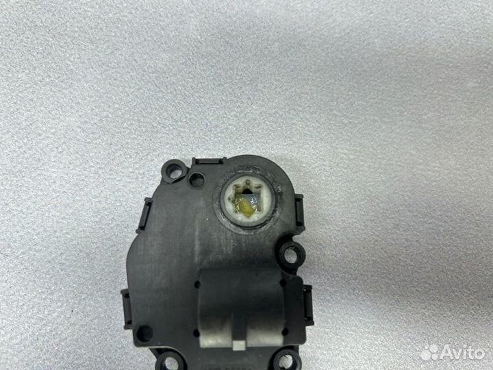 Сервопривод заслонки печки Bmw X5 E70 рестайлинг