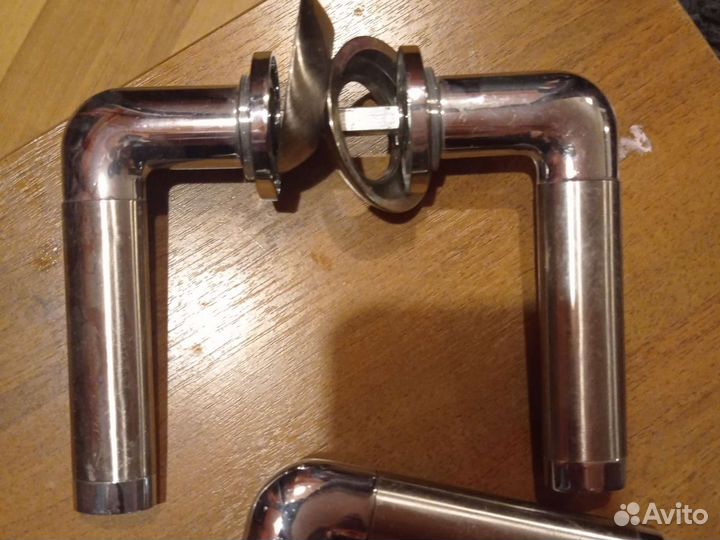 Дверная ручка