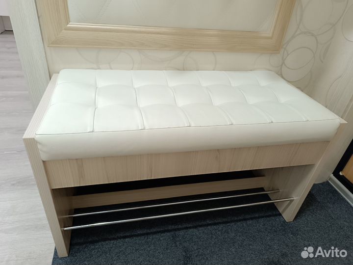 Пуфик в прихожую под обувь