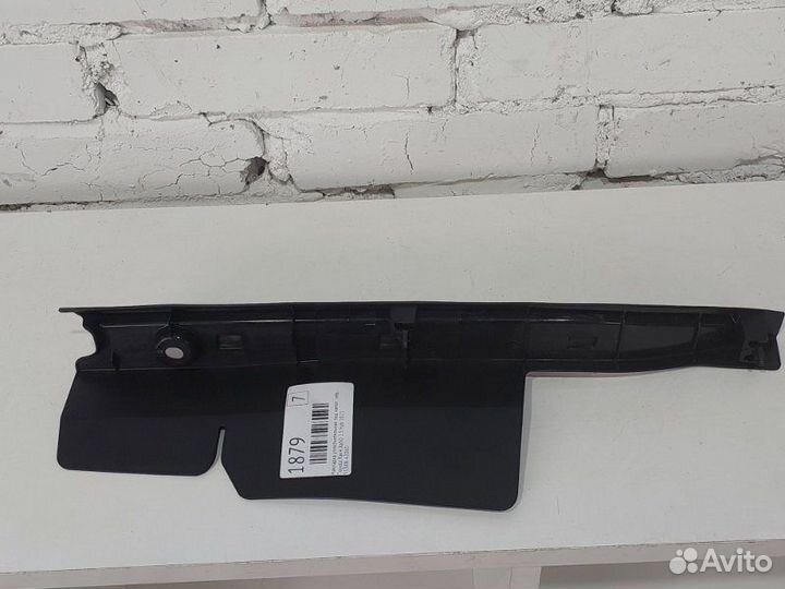 Накладка уплотнительная под капот левая Toyota