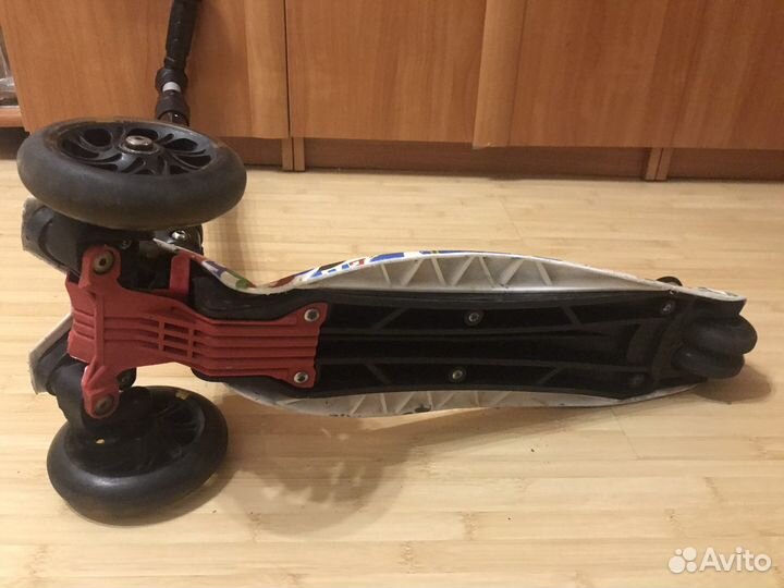 Техколесный самокат navigator