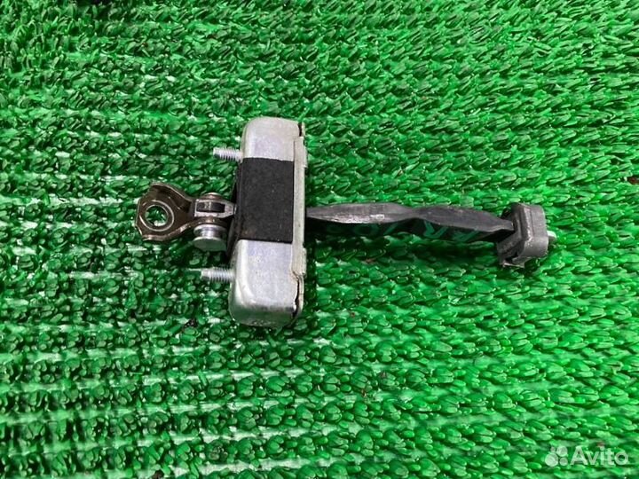 Ограничитель двери прав. зад. Lexus Gx470