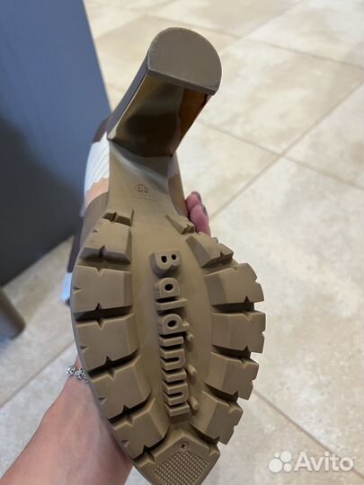 Продам новые сапоги Baldinini