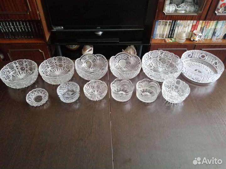 Хрусталь. Салатники, ладьи, пепельницы итд