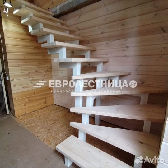 Лестница на металлокаркасе