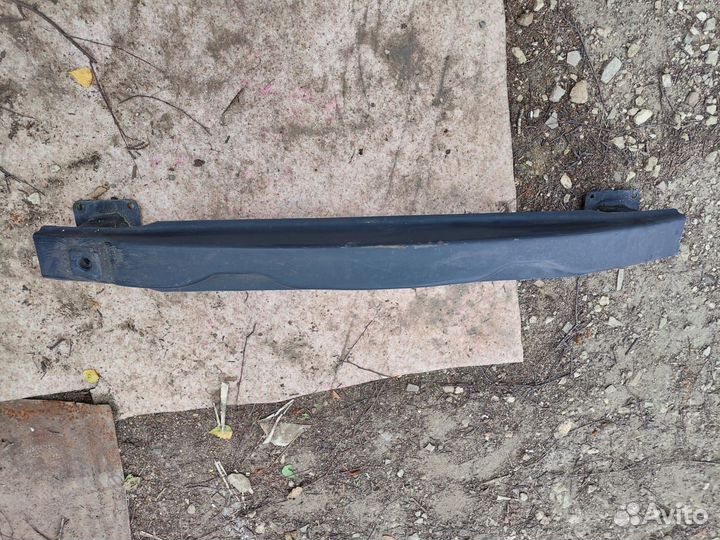 Усилитель заднего бампера Tiguan 2011г бу