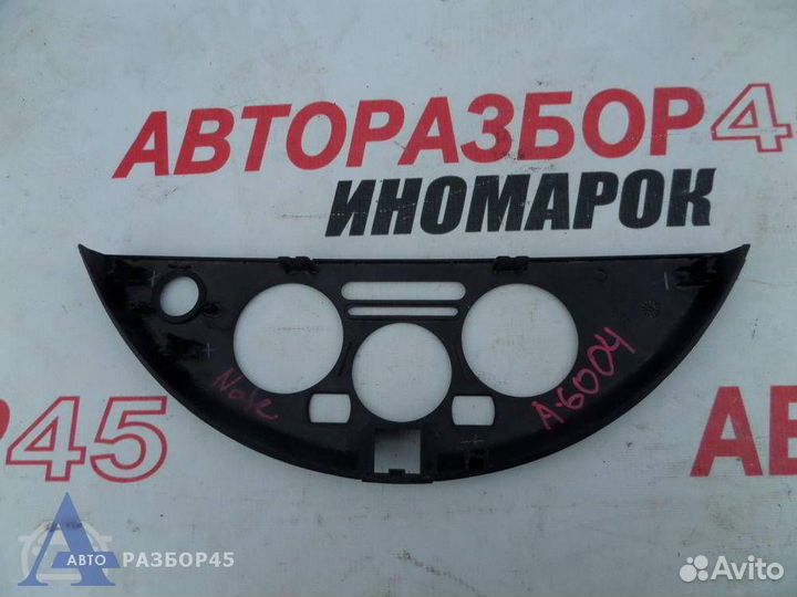 Накладка для Nissan Note 1 2005-2013г