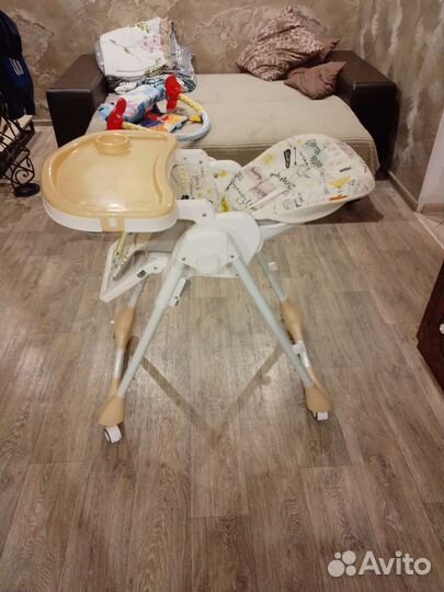 Два стульчика для кормления