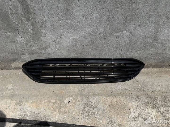 Черная решетка на фф3 рест