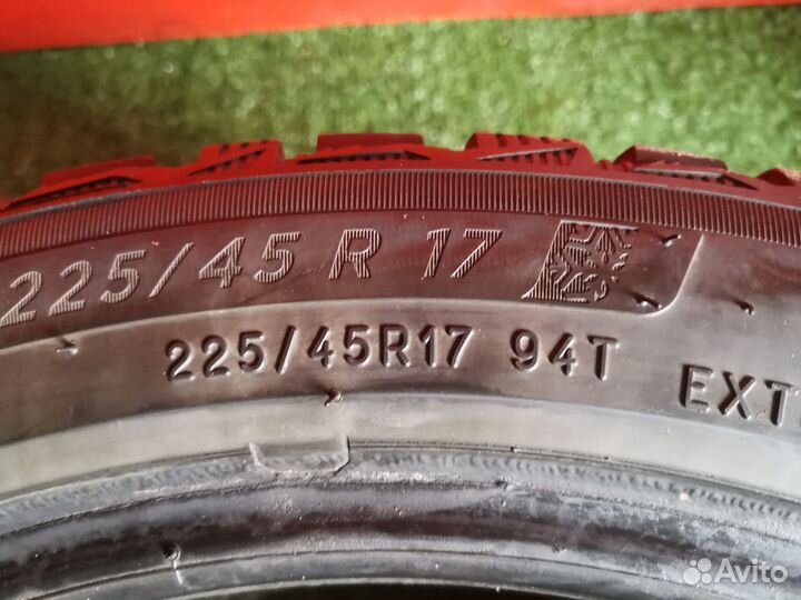 Michelin X-Ice North 4 225/45 R17 94T