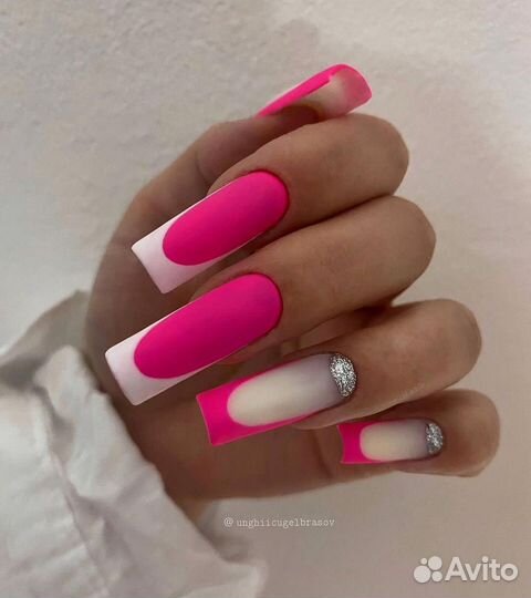 Модель на наращивание ногтей