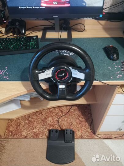 Игровой руль Genius