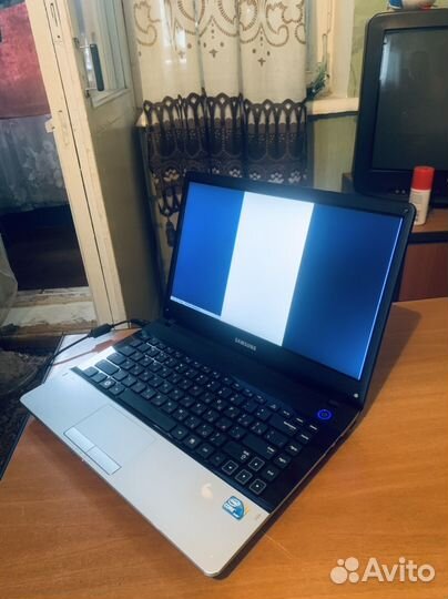 Samsung NP300e4a intel Core