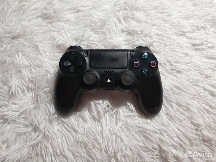 PS4 1Tb + более 40 игр. Прошита. Возможен обмен