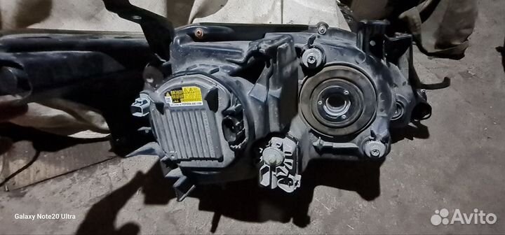 Фары на toyota camry 50