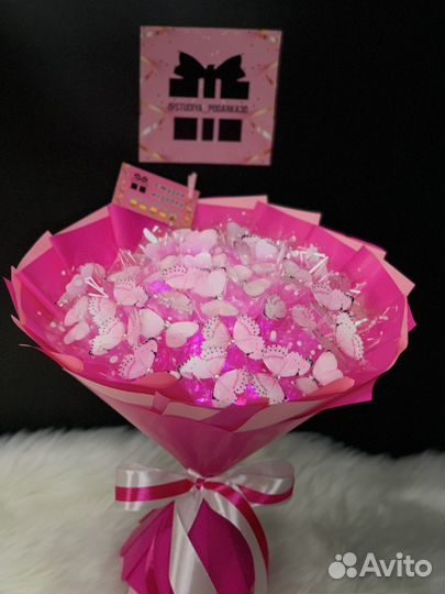 Светяшиеся букеты из бабочек