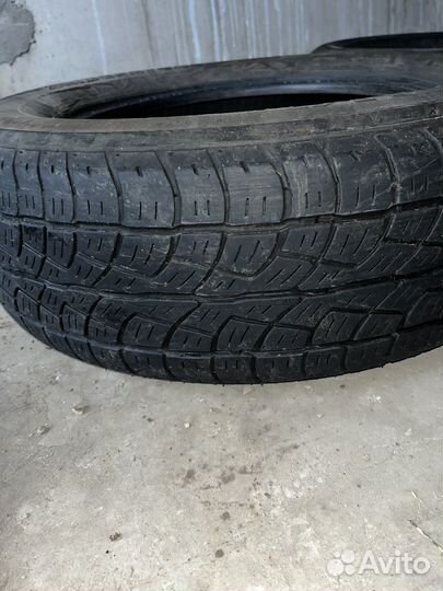 Bridgestone Dueler H/T 687 215/65 R16