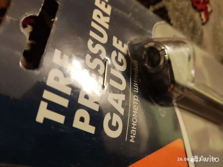 Манометр шинный для проверки давления в шинах