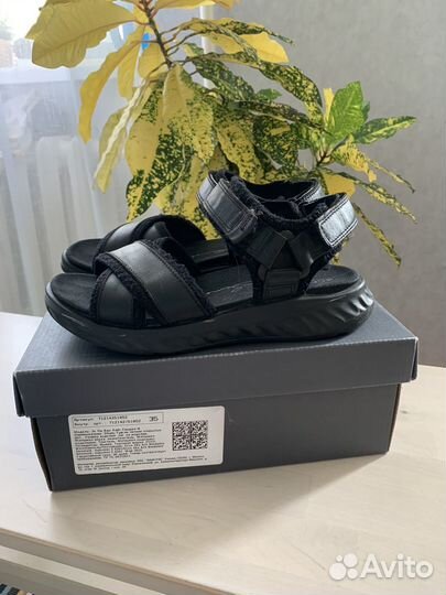 Сандалии Ecco на девочку 35 размер