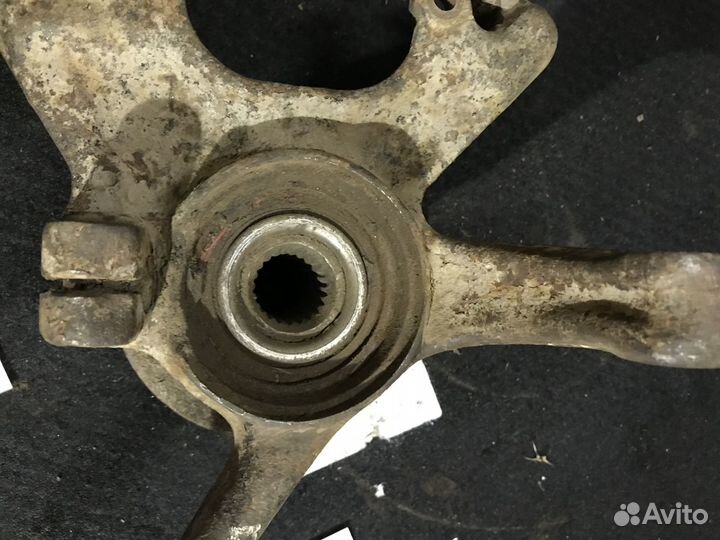 Кулак поворотный правый Фольксваген Гольф 2 Golf 2