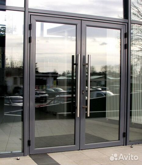 Алюминиевая входная дверь