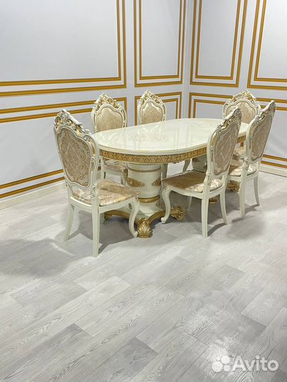 Кухонный стол и стулья