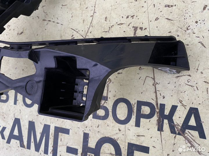 Mercedes W213 E213 AMG Кронштейн бампера заднего R