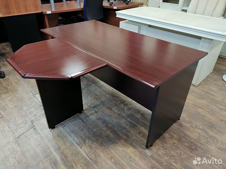 Комплект офисной мебели б/у 3 предмета 01335-мхч