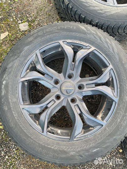 Зимнии колеса в сборе 275/55R20