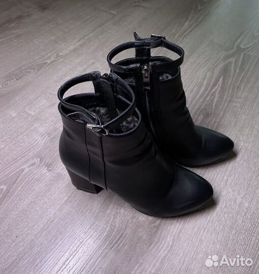 Одежда женская 42-44 размеров